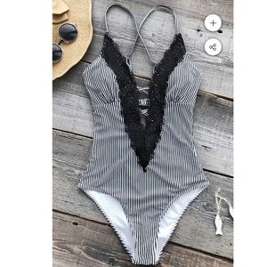 NWT Cupshe one-piece bathing suit